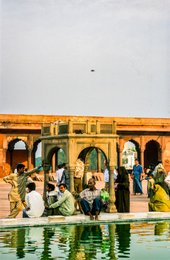 1997;-Ablution-pool;-Arcades;-Asia;-Chhatri;-Courtyard;-Cultural-heritage;-Delhi;-Documentary-photography;-Friday-Mosque;-Green-water;-Hauz;-Heritage;-India;-Islam;-Islamic-architecture;-Jama-Masjid;-Kaleidos;-Kaleidos-images;-La-parole-à-limage;-Marble;-Masjid-i-Jahan-Numa;-Monument-of-National-Importance;-Mosque;-Mosque-courtyard;-Mughal-architecture;-Mughal-Empire;-New-Delhi;-North-India;-Old-Delhi;-Pavilion;-Place-of-worship;-Red-sandstone;-Reflections;-Religious-life;-Shah-Jahan;-Shahjahanabad;-Stories-Pictures;-Tarek-Charara;-Travel;-Travel-photography;-Visitors;-Water;-Worshippers